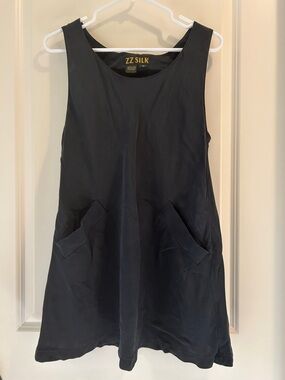 ZZ Silk Sleeveless Black 100% Silk round neck Shift Mini Dress w/pockets size M